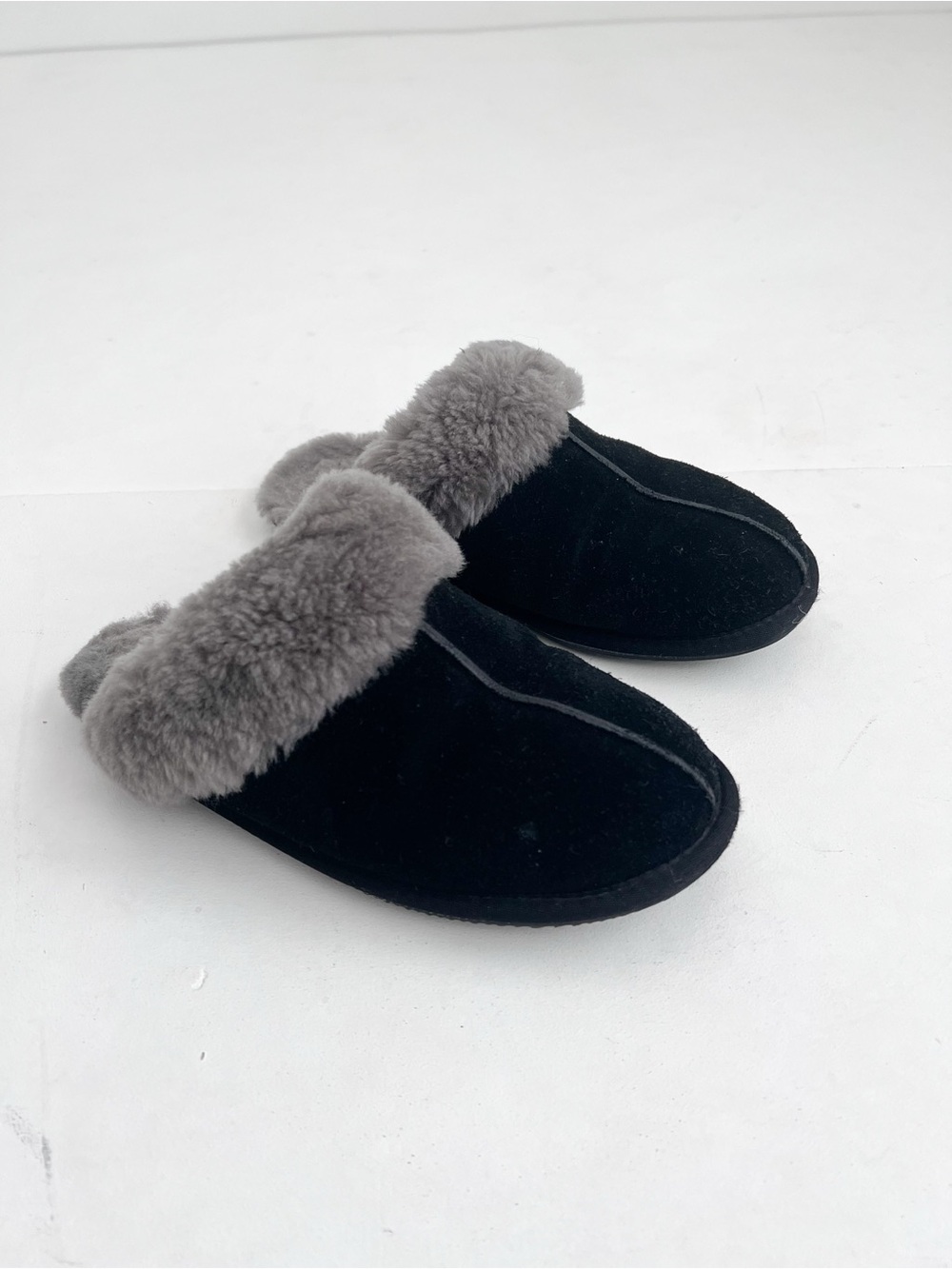 Quince Black Slip-On Shearling Clog Slippers with Gray Trim